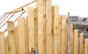 Verkleidung Giebelwand mit Deckelschalung